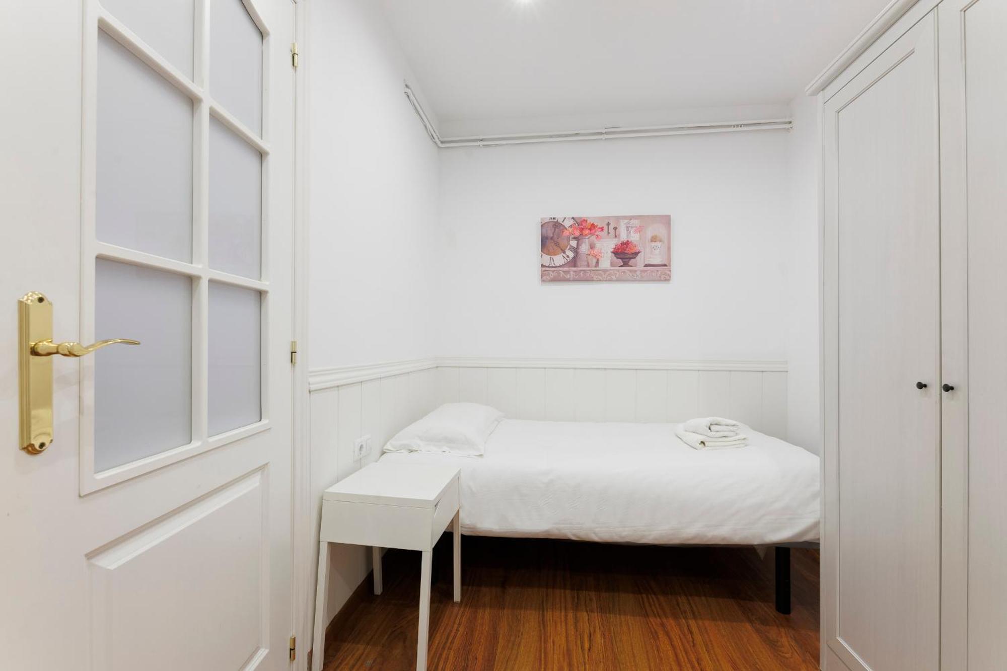 Aparteasy - Private Terrace, 3-Bedroom Apartment Barcelona Exterior foto